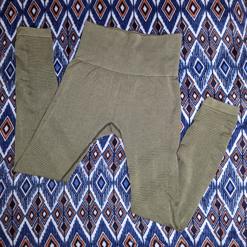 Victoria Secret Pink Olive Green Compression Leggings XS - Picture 6 of 8